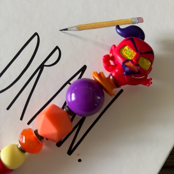 Disney Doorables: Aladdin: Jafar handmade beaded pen - Picture 1 of 3